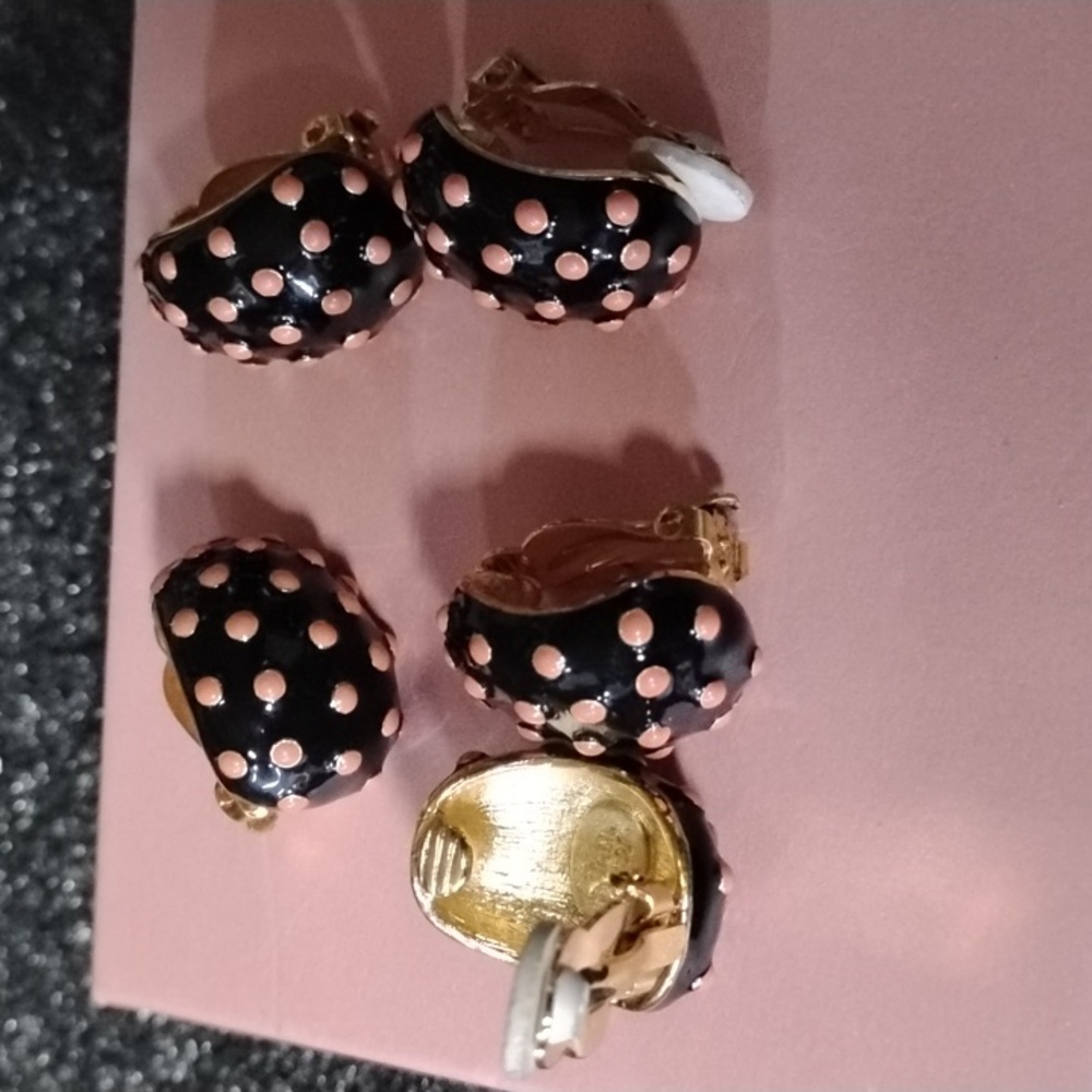 Joan Rivers Clip On Earrings - Picture 2 of 4